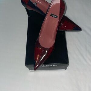 Chic Red and Black Heels with Sleek Pointed Toe